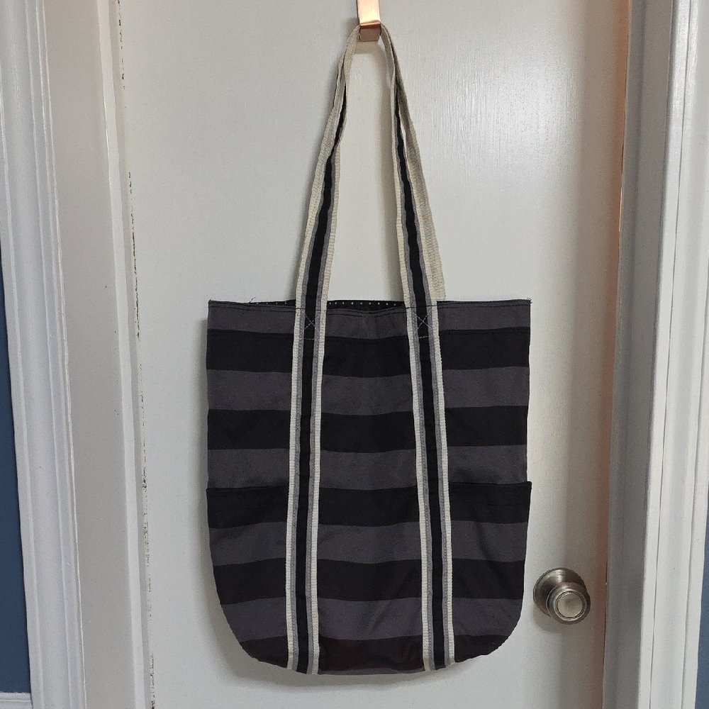 Source Unknown Black and Gray Striped Tote Bag